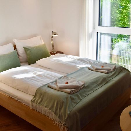Stilvolle Wohnung Mit Balkon & Parkplatz Rostock Exteriör bild