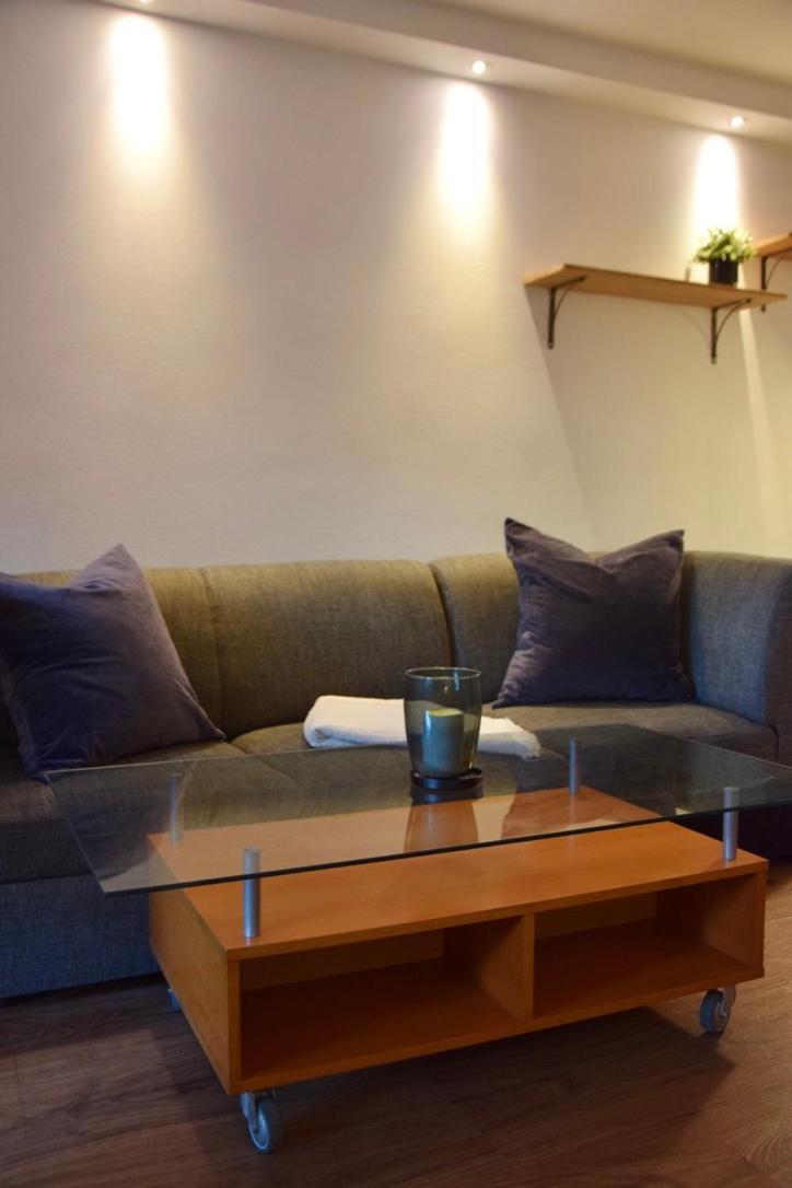 Stilvolle Wohnung Mit Balkon & Parkplatz Rostock Exteriör bild