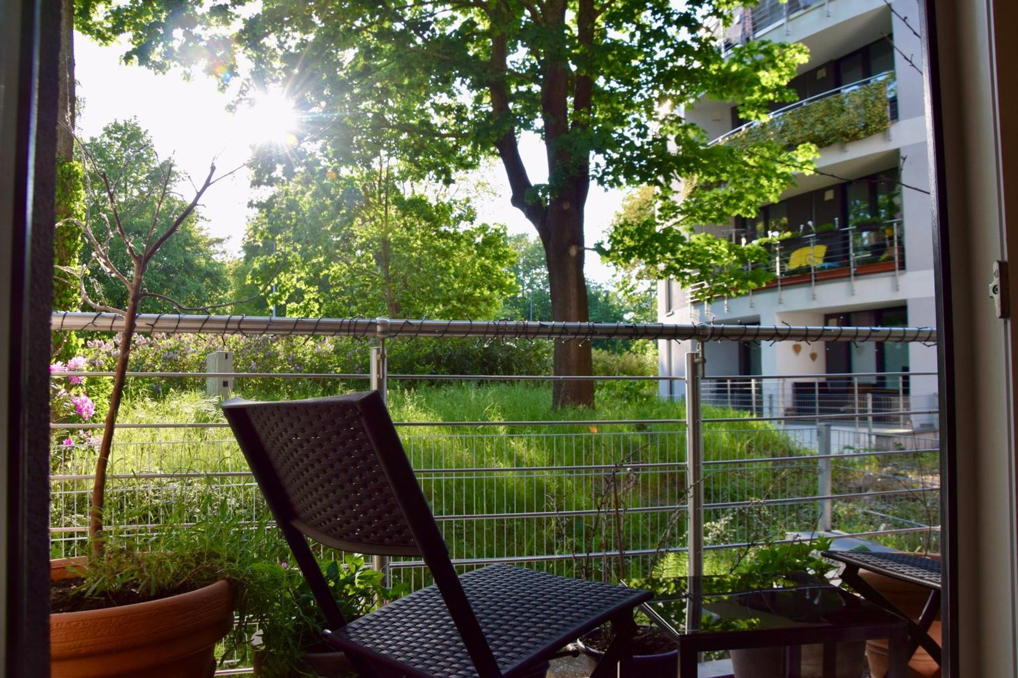 Stilvolle Wohnung Mit Balkon & Parkplatz Rostock Exteriör bild